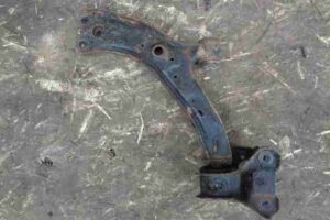 Изображение товара 37877 - 00037877 rychag perednij pravyj nizhnij Renault Sandero 1