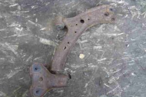 Изображение товара 38045 - 00038045 rychag perednij levyj nizhnij Renault Sandero 1