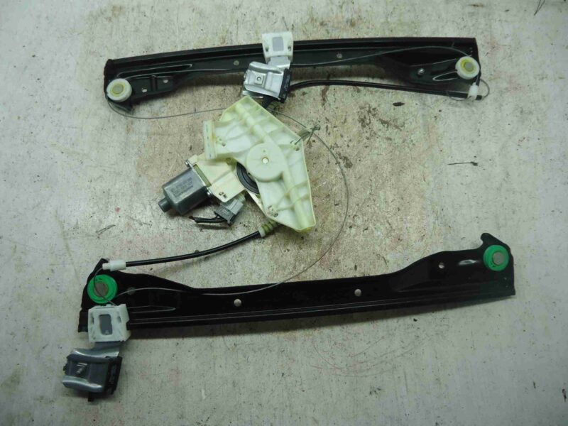 Изображение товара 38062 - 00038062 steklopodemnik perednij pravyj Ford Transit
