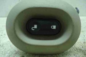 Изображение товара 38167 - 00038167 knopka salona BMW 4 Series