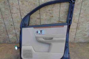 Изображение товара 38724 - 00038724 dver perednyaya pravaya Pontiac Vibe 2