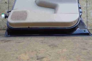 Изображение товара 38724 - 00038724 dver perednyaya pravaya Pontiac Vibe 3