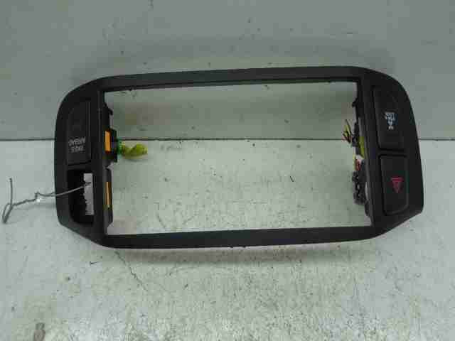 Изображение товара 38738 - 00038738 knopka avarijnoj signalizatsii Volkswagen Amarok