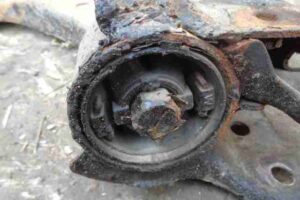 Изображение товара 39165 - 00039165 rychag perednij levyj nizhnij Renault Sandero 1