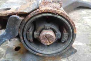 Изображение товара 39445 - 00039445 rychag perednij pravyj nizhnij Renault Sandero 2