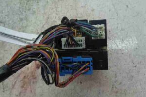 Изображение товара 39471 - 00039471 dzhojstik regulirovki zerkal Peugeot 306 2