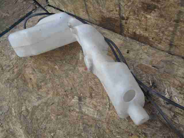 Изображение товара 39514 - 00039514 bachok omyvatelya Renault Sandero