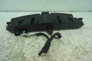 Изображение товара 39607 - 00039607 knopka avarijnoj signalizatsii Ford Ka 1