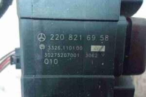 Изображение товара 39607 - 00039607 knopka avarijnoj signalizatsii Ford Ka 3