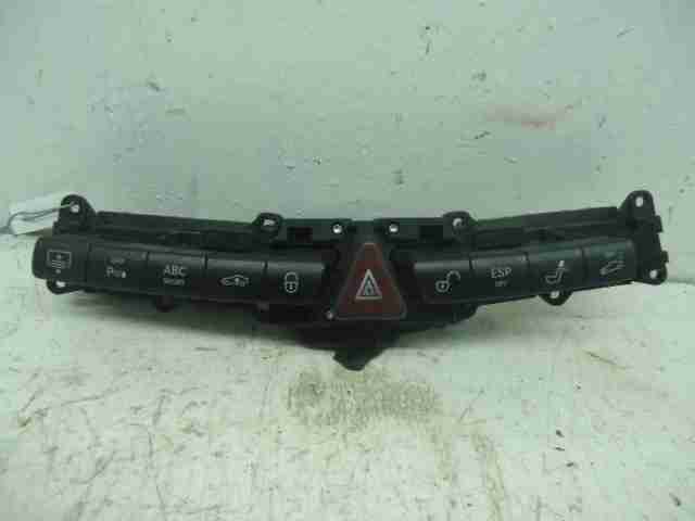 Изображение товара 39607 - 00039607 knopka avarijnoj signalizatsii Ford Ka