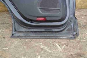 Изображение товара 267742 - 00039821 dver zadnyaya levaya Toyota Corolla Verso 2