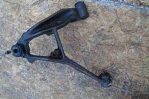 Изображение товара 40318 - 00040318 rychag perednij levyj nizhnij Toyota Venza 1
