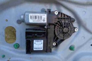 Изображение товара 40392 - 00040392 steklopodemnik perednij pravyj Toyota Highlander 1