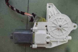 Изображение товара 40409 - 00040409 motorchik steklopodemnika Ford Escort 1