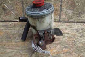 Изображение товара 40491 - 00040491 bachok gidrousilitelya Renault Sandero