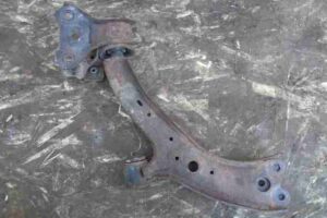 Изображение товара 40663 - 00040663 rychag perednij pravyj nizhnij Renault Sandero 1