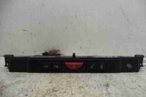 Изображение товара 40986 - 00040986 knopka avarijnoj signalizatsii Audi A4