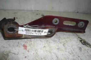 Изображение товара 41426 - 00041426 petlya kapota levaya Renault Sandero 1