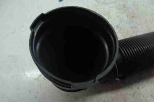 Изображение товара 42985 - 00042985 patrubok vozdushnogo filtra Fiat Brava 3