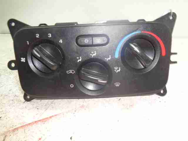 Изображение товара 43055 - 00043055 pereklyuchatel otopitelya Peugeot 207