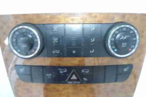 Изображение товара 43615 - 00043615 pereklyuchatel otopitelya Ford Escort 1