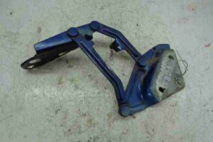 Изображение товара 43733 - 00043733 petlya kapota levaya Toyota Corolla Matrix