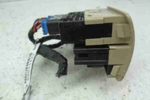 Изображение товара 44622 - 00044622 knopka salona Peugeot 306 1