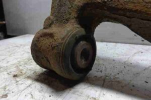 Изображение товара 44793 - 00044793 rychag perednij pravyj nizhnij Toyota Corolla 3