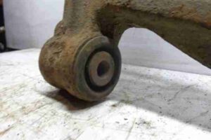 Изображение товара 44933 - 00044933 rychag perednij pravyj nizhnij Toyota Corolla 2