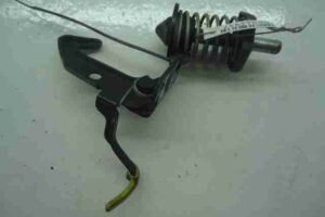 Изображение товара 44957 - 00044957 zamok kapota Pontiac Vibe 3