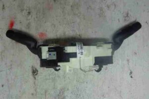 Изображение товара 44976 - 00044976 pereklyuchatel podrulevoj (strekoza) Renault Sandero 2