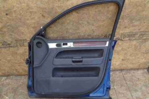 Изображение товара 45098 - 00045098 dver perednyaya pravaya Toyota Corolla Matrix 3