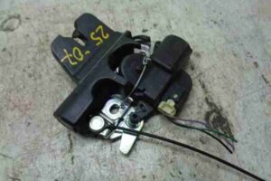 Изображение товара 45398 - 00045398 zamok bagazhnika Peugeot 4007 1