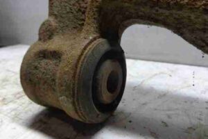 Изображение товара 45633 - 00045633 rychag perednij pravyj nizhnij Toyota Corolla 2