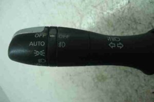 Изображение товара 45722 - 00045722 pereklyuchatel podrulevoj (strekoza) Toyota Hiace 2