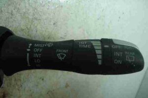 Изображение товара 45722 - 00045722 pereklyuchatel podrulevoj (strekoza) Toyota Hiace 3