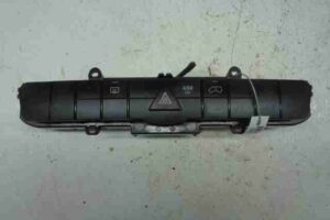 Изображение товара 46295 - 00046295 knopka avarijnoj signalizatsii Fiat Brava