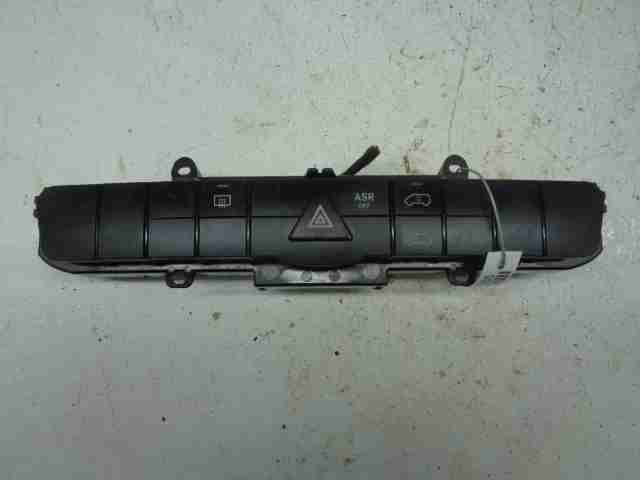 Изображение товара 46295 - 00046295 knopka avarijnoj signalizatsii Fiat Brava