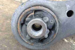 Изображение товара 46425 - 00046425 rychag perednij pravyj nizhnij BMW X1 2