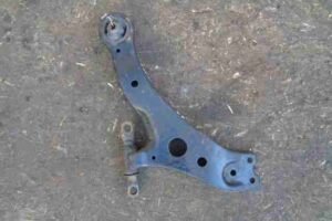 Изображение товара 46570 - 00046570 rychag perednij pravyj nizhnij Chevrolet Blazer 3