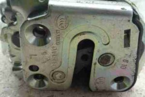 Изображение товара 46821 - 00046821 zamok dveri Peugeot 306 3
