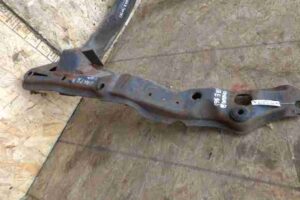 Изображение товара 46914 - 00046914 balka perednyaya Mazda Millenia