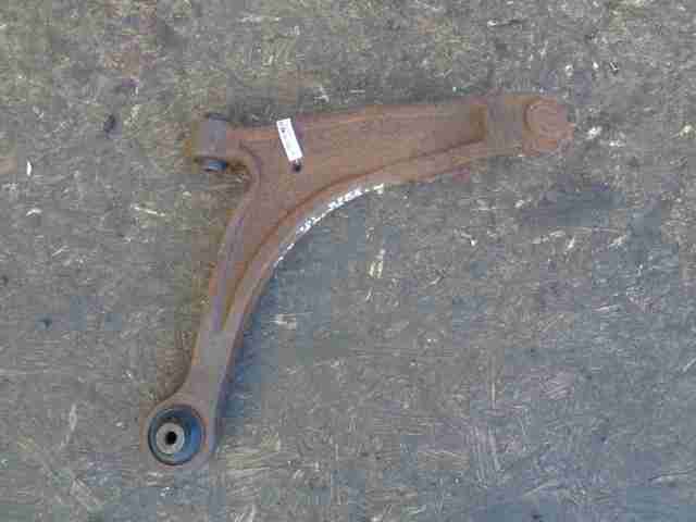 Изображение товара 46990 - 00046990 rychag perednij pravyj nizhnij Renault Logan