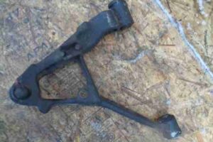 Изображение товара 157996 - 00047145 rychag perednij pravyj nizhnij Toyota Venza 1