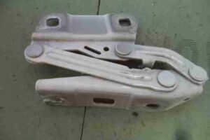 Изображение товара 47549 - 00047549 petlya kapota Ford Escort 1