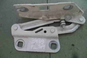 Изображение товара 47549 - 00047549 petlya kapota Ford Escort