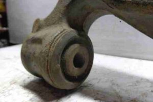 Изображение товара 47733 - 00047733 rychag perednij pravyj nizhnij Toyota Corolla 3