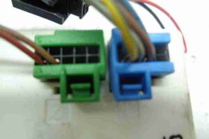 Изображение товара 48503 - 00048503 blok upravleniya zadnej dveri Ford Scorpio 3