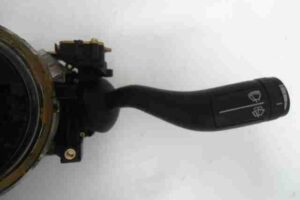 Изображение товара 48942 - 00048942 pereklyuchatel podrulevoj (strekoza) Toyota Carina E 3