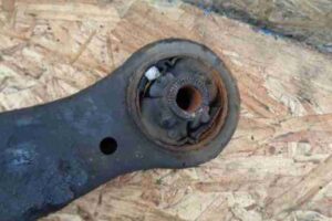 Изображение товара 147712 - 00049992 rychag perednij levyj nizhnij BMW X1 3